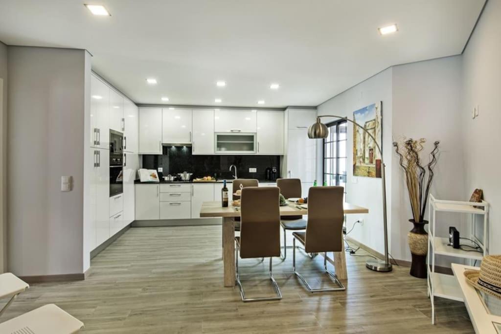 Girassol - Bright, Modern, Well Located Apartment オリョン エクステリア 写真