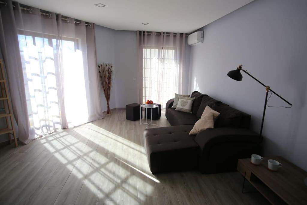Girassol - Bright, Modern, Well Located Apartment オリョン エクステリア 写真